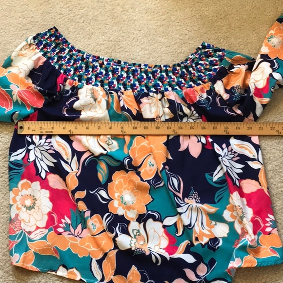 Multicolored Off The Shoulder Bell Sleeve Blouse - Picture 3 of 8